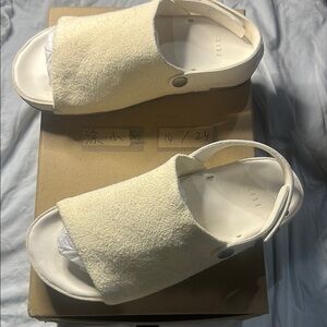 FEIT One Strap Sandal*Unisex*Size M*made from Elk*NWT*MSRP $400
